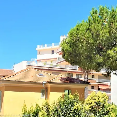 Yellow Design Plages & Hyper Centre Juan-les-pins Apartment *